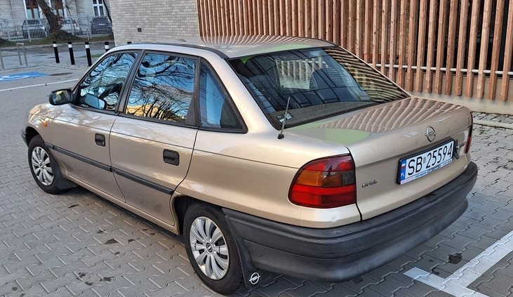 Opel Astra cena 4000 przebieg: 191300, rok produkcji 2001 z Biała małe 67